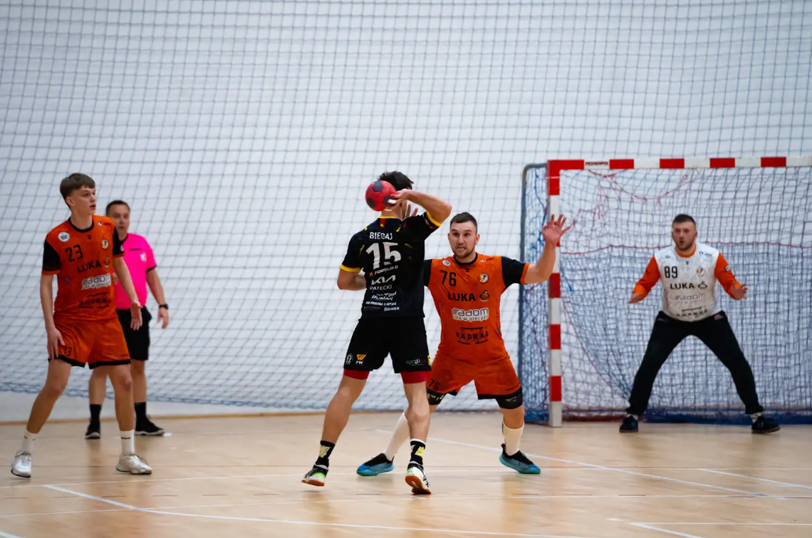 Wygrana Lidera i przegrana Orląt przed derbowym starciem