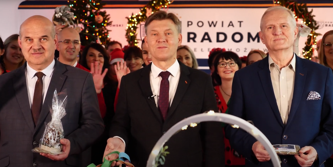 Wyjątkowa kolęda w wykonaniu pracowników radomskiego starostwa