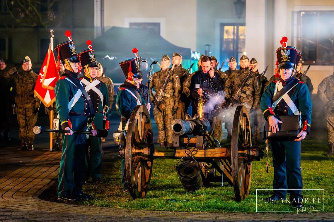 Wyjątkowe widowisko w Warce! Upamiętnią Powstańców Listopadowych Wyjątkowe widowisko w Warce! Upamiętnią Powstańców Listopadowych