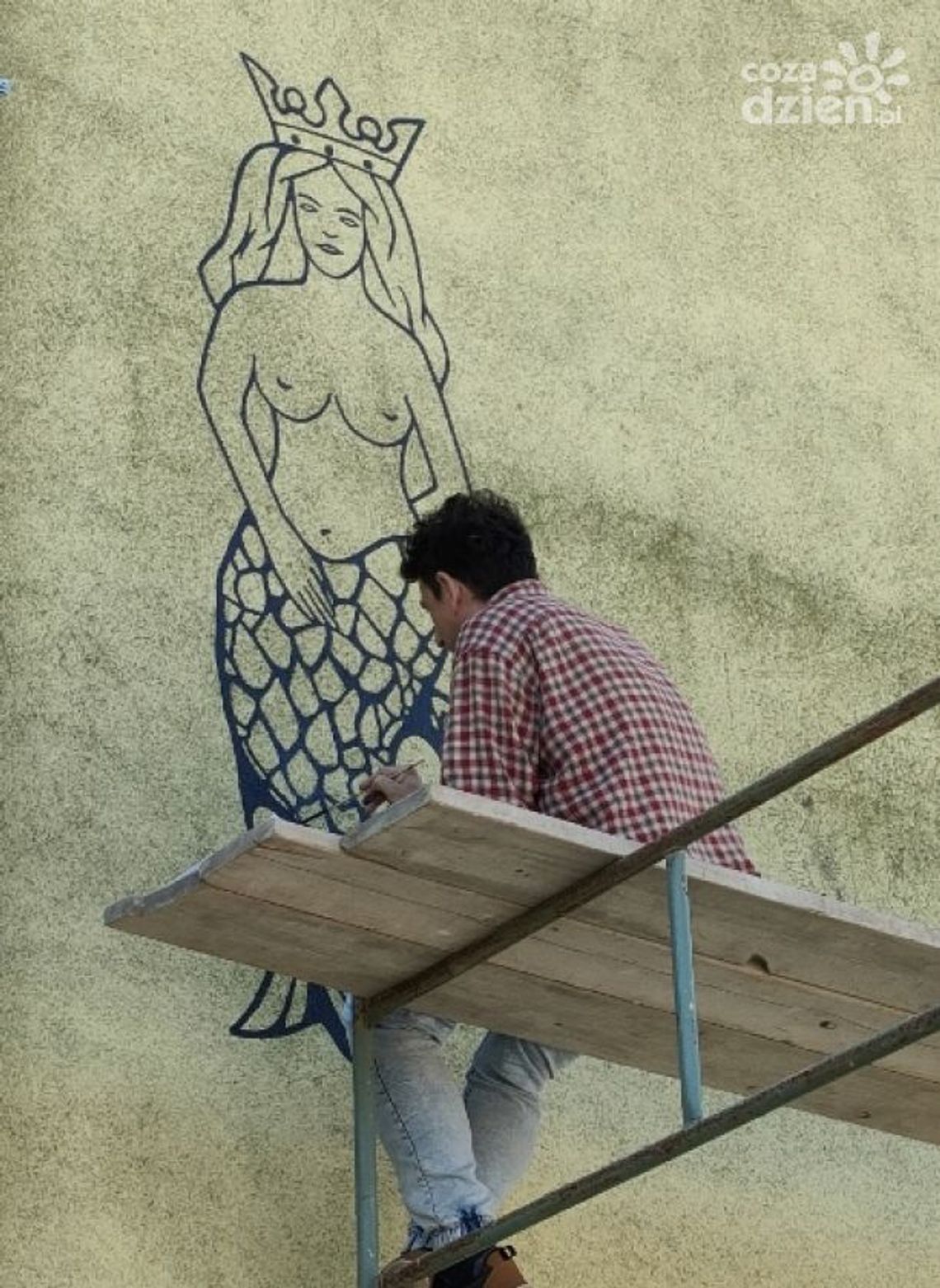 Wyjątkowy mural na jubileusz szkoły w Białobrzegach Wyjątkowy mural na jubileusz szkoły w Białobrzegach