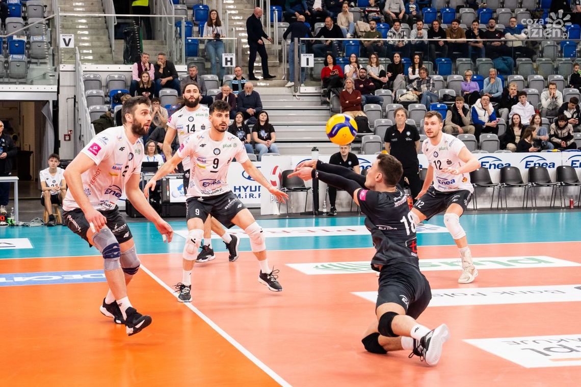 Wyjazd Enei Czarnych Radom do Bełchatowa. Rywalem PGE GiEK Skra Wyjazd Enei Czarnych Radom do Bełchatowa. Rywalem PGE GiEK Skra