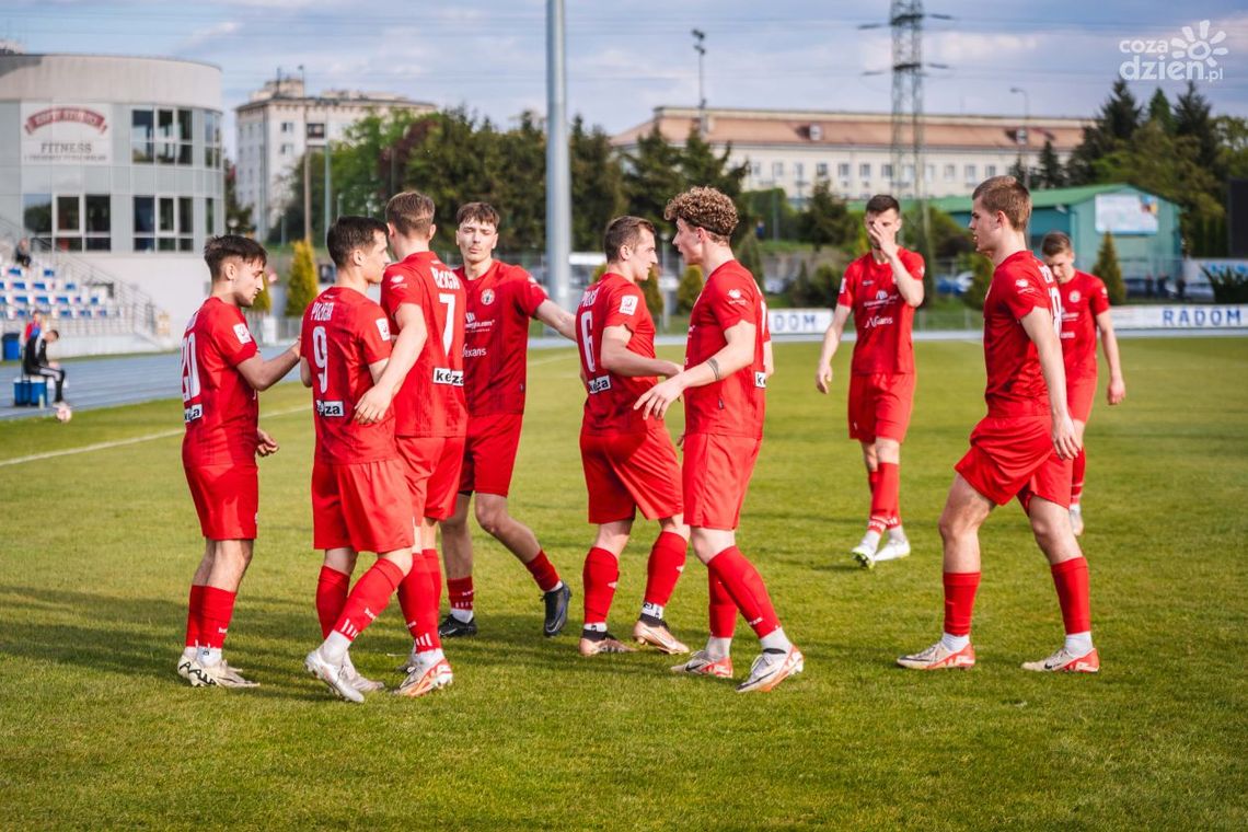 Wyjazdowe starcia trzecioligowców. Broń w Sieradzu, Pilica w Skierniewicach Wyjazdowe starcia trzecioligowców. Broń w Sieradzu, Pilica w Skierniewicach