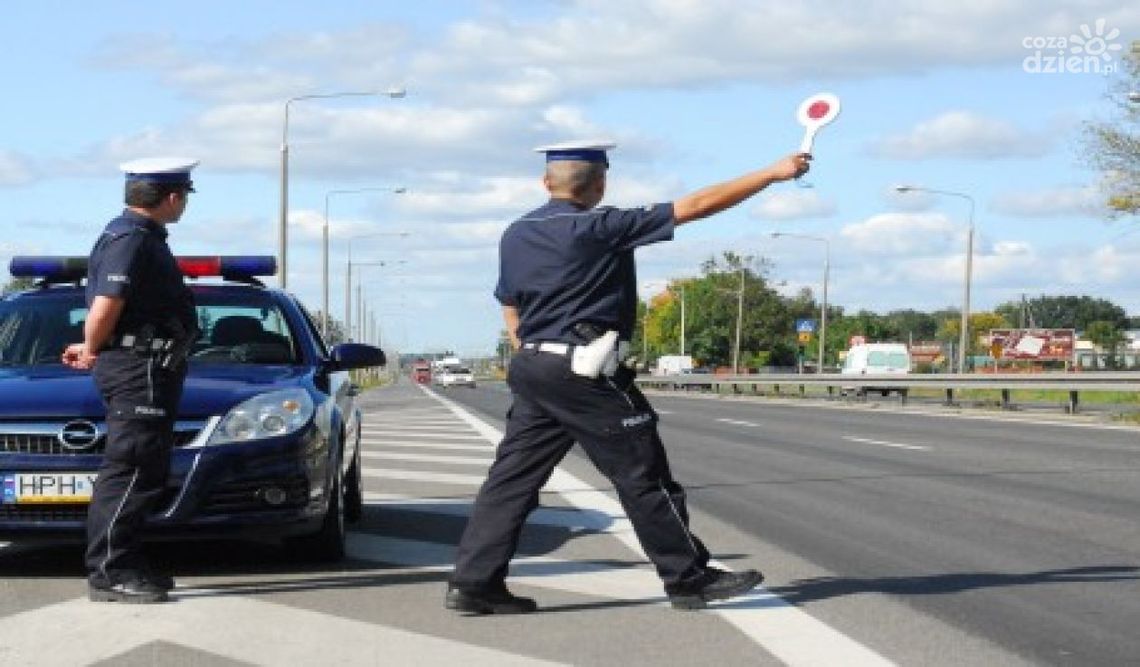 Wyjeżdżasz na weekend? Uważaj na drogach