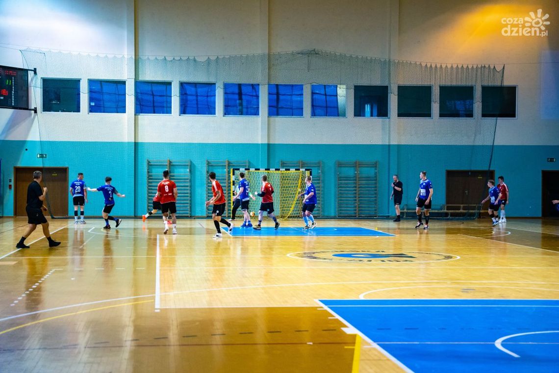 Wymęczony, ale zasłużony triumf szczypiornistów Uniwersytetu