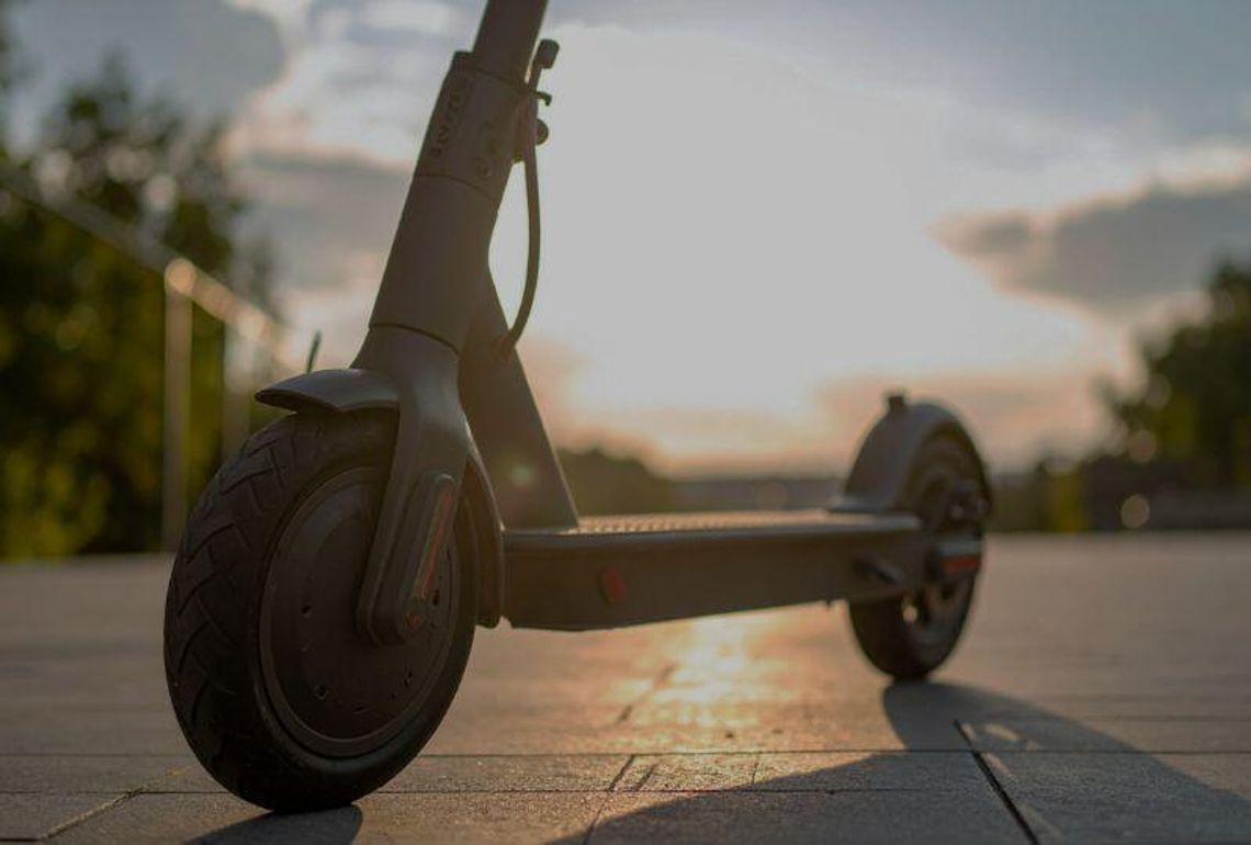 Wypadek 14-latka na hulajnodze elektrycznej w centrum Radomia. Trafił do szpitala