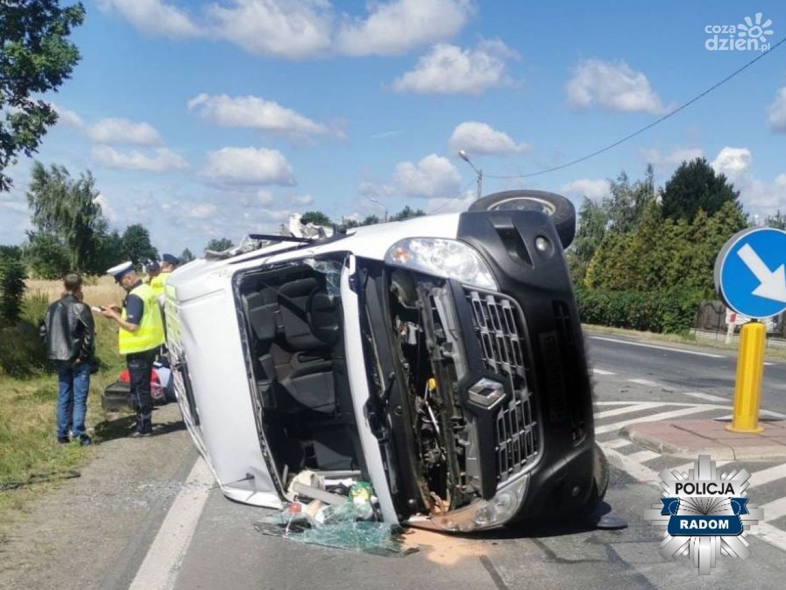 Wypadek na DK12. Trzy osoby w szpitalu 
