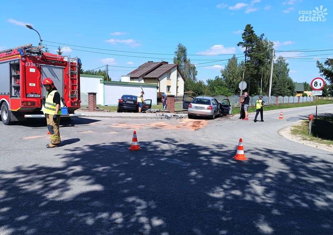 Wypadek na skrzyżowaniu, pięć osób w szpitalu Wypadek na skrzyżowaniu, pięć osób w szpitalu