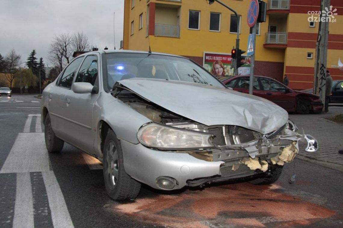 Wypadek  na skrzyżowaniu ul. Zbrowskiego i Wodnej