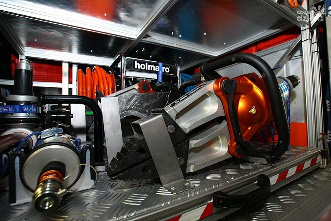 Wypadek na Starokrakowskiej. Kobietę ratowali strażacy Wypadek na Starokrakowskiej. Kobietę ratowali strażacy