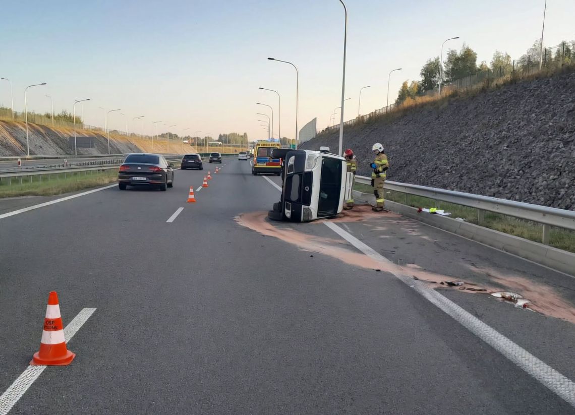 Wypadek na trasie S7 w kierunku Radomia. Uwaga na utrudnienia w ruchu Wypadek na trasie S7 w kierunku Radomia. Uwaga na utrudnienia w ruchu