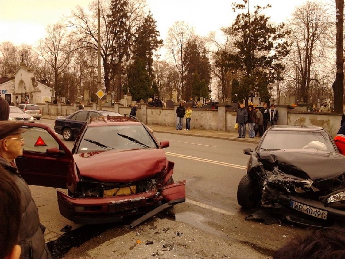 Wypadek na ulicy Limanowskiego (AKTUALIZACJA) Wypadek na ulicy Limanowskiego (AKTUALIZACJA)