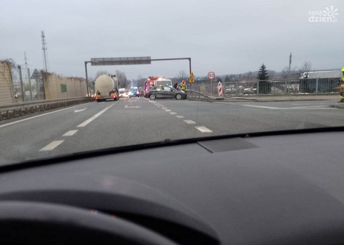 Wypadek na wiadukcie w Grójcu 