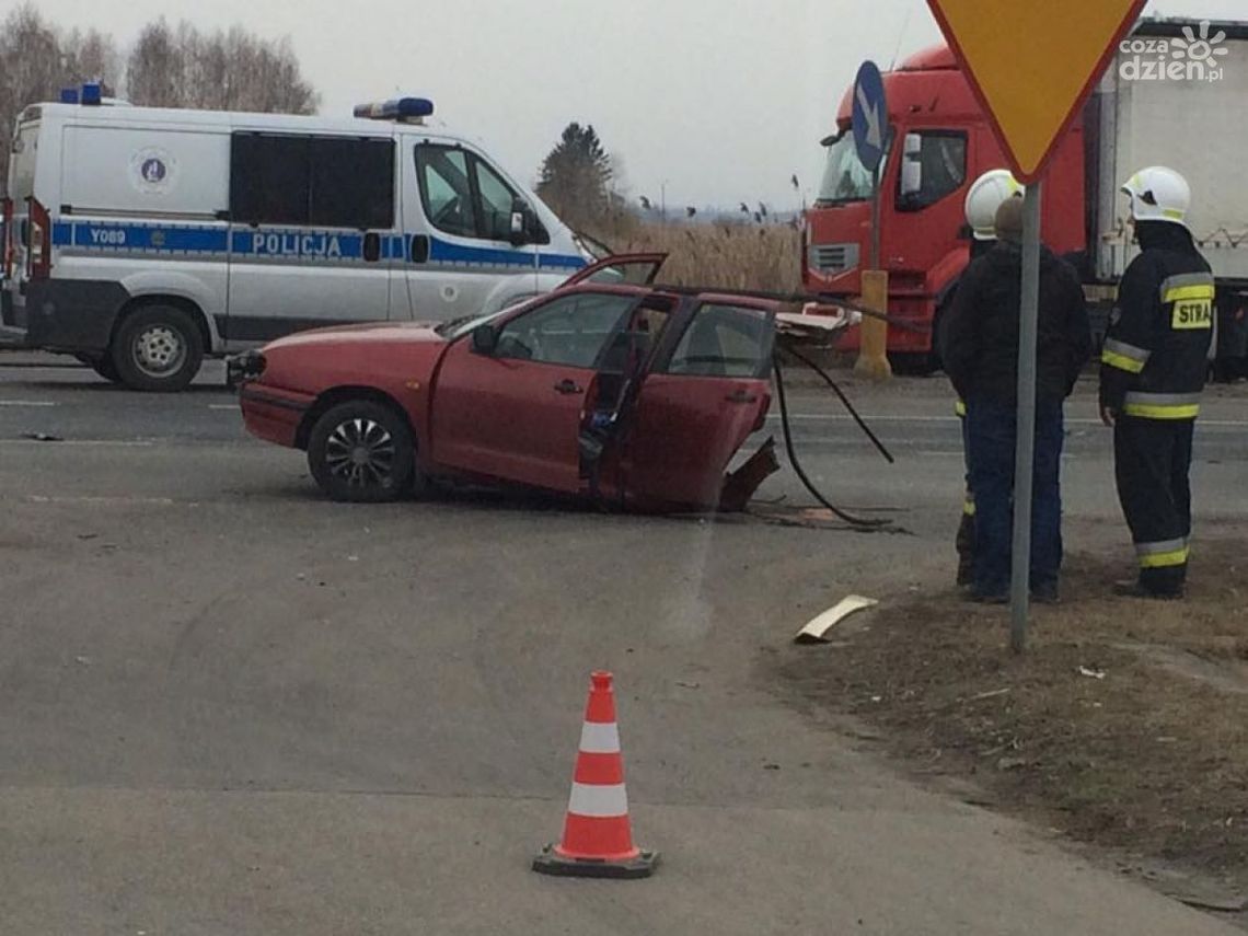 Wypadek pod Jedlińskiem. Zablokowana droga [aktualizacja]