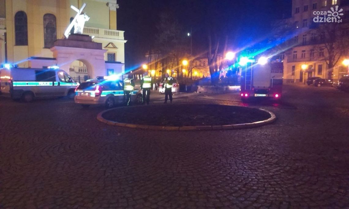 Wypadek pod kościołem garnizonowym. Kierowca uciekł (NOWE FAKTY) Wypadek pod kościołem garnizonowym. Kierowca uciekł (NOWE FAKTY)