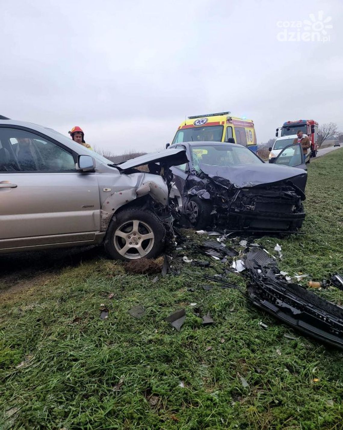 Wypadek pod Mirowem. 60-latek w szpitalu