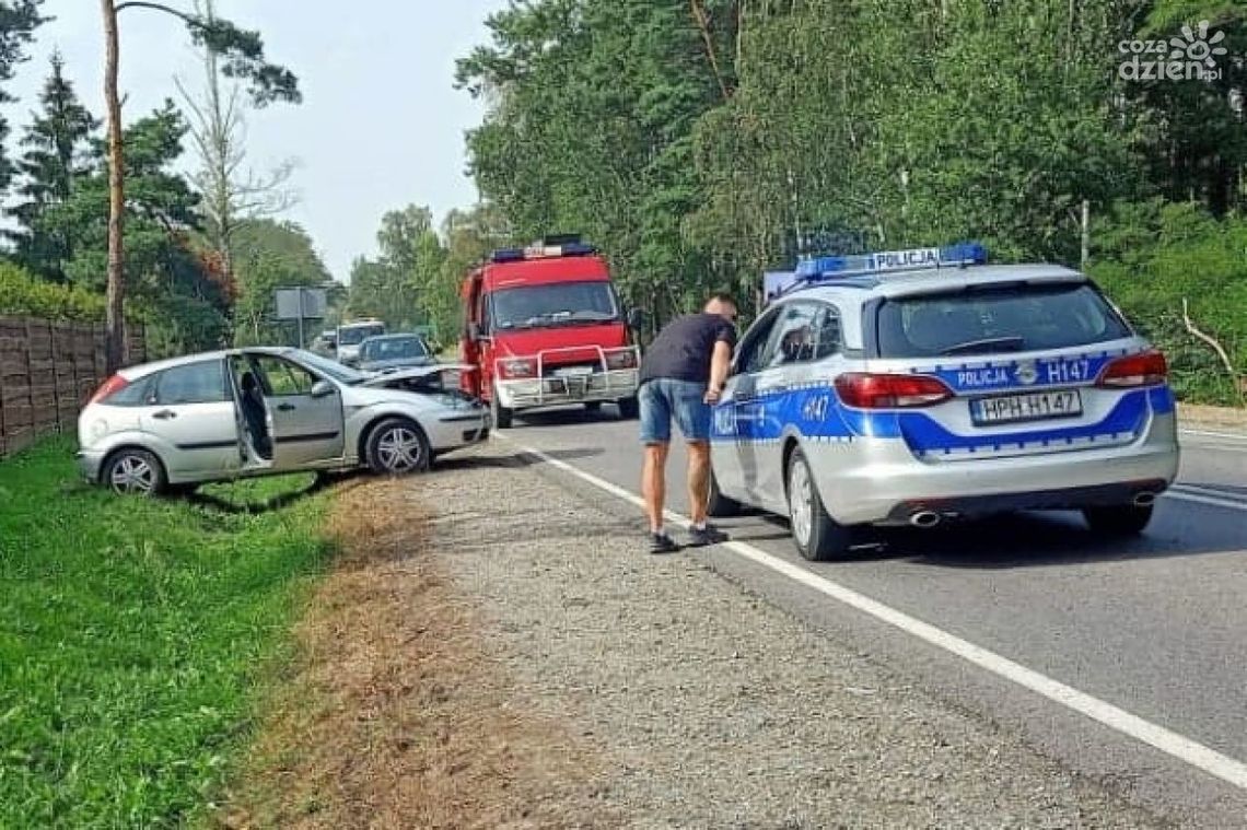 Wypadek pod Warką. Dwie osoby w szpitalu