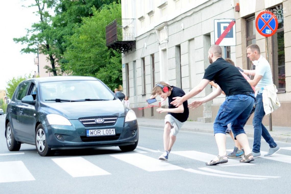 Wypadek samochodowy na deptaku... Wypadek samochodowy na deptaku...
