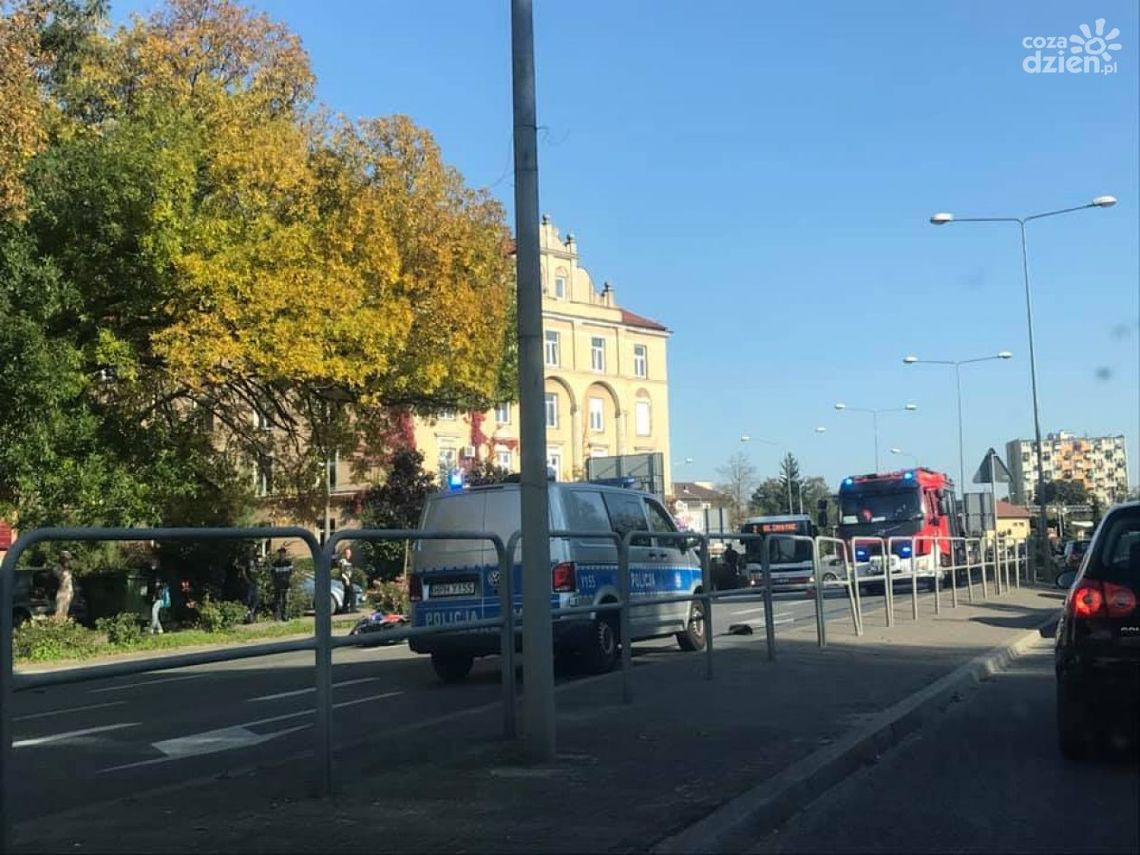Wypadek w centrum miasta. Motocyklista w szpitalu Wypadek w centrum miasta. Motocyklista w szpitalu