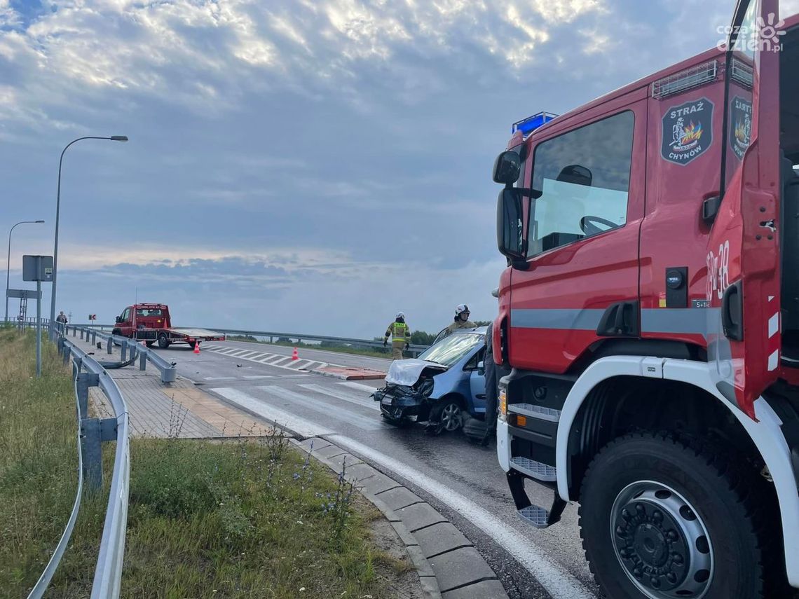 Wypadek w Chynowie. Kobieta w szpitalu Wypadek w Chynowie. Kobieta w szpitalu