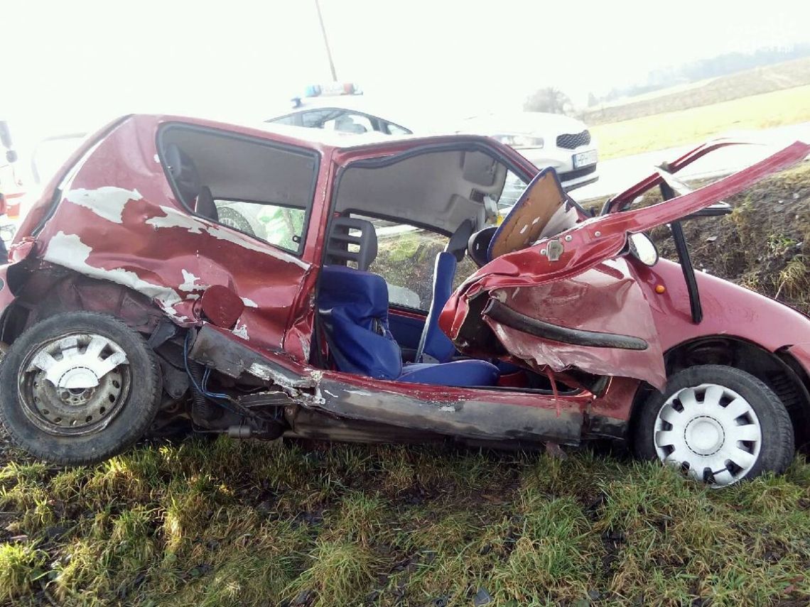 Wypadek w Zakrzewie. Jest ranny Wypadek w Zakrzewie. Jest ranny