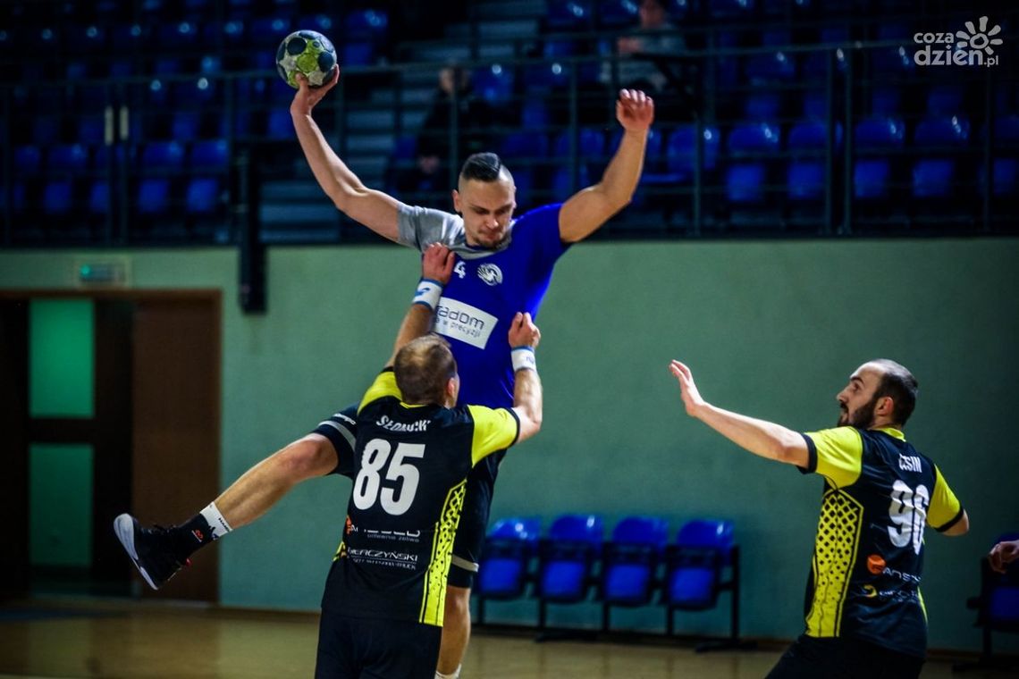 Wyraźna porażka szczypiornistów