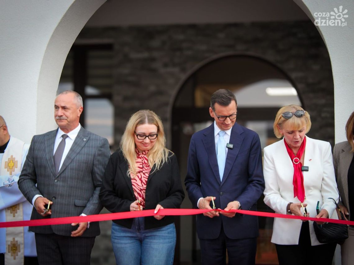 Wyremontowany urząd w Siennie oficjalnie otwarty. W uroczystości uczestniczył Mateusz Morawiecki Wyremontowany urząd w Siennie oficjalnie otwarty. W uroczystości uczestniczył Mateusz Morawiecki
