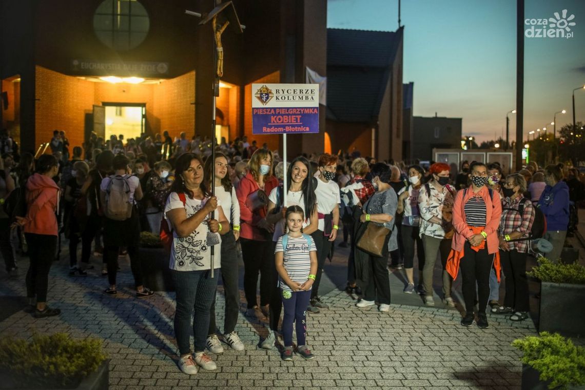 Wyruszyła nocna pielgrzymka kobiet do Błotnicy (zdjęcia)