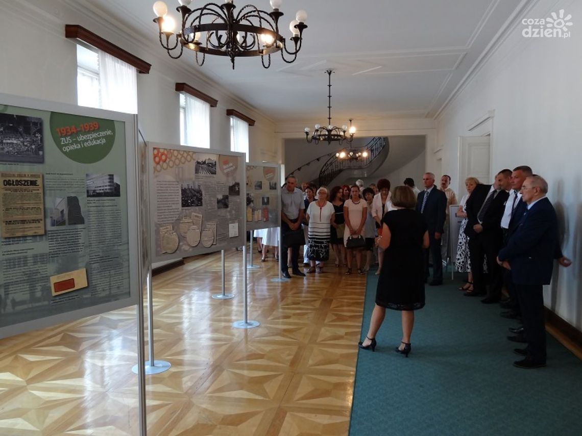 Wystawa z okazji 80 – lecia ZUS Wystawa z okazji 80 – lecia ZUS