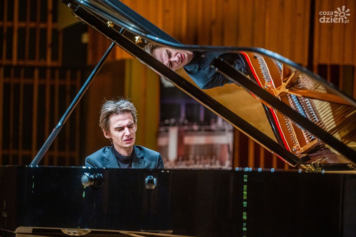 Występ Marcina Wieczorka podczas Konkursu Chopinowskiego Występ Marcina Wieczorka podczas Konkursu Chopinowskiego