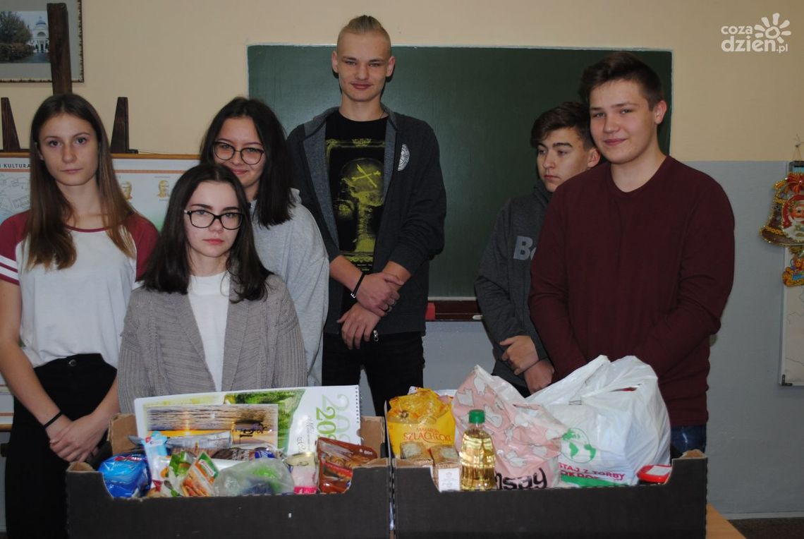 XII LO pomaga Polakom na Kresach