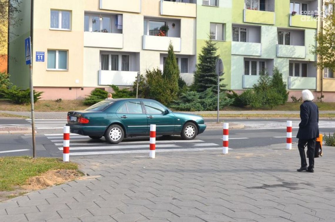 XV-LECIE: Samochody już nie spychają pieszych z pasów XV-LECIE: Samochody już nie spychają pieszych z pasów