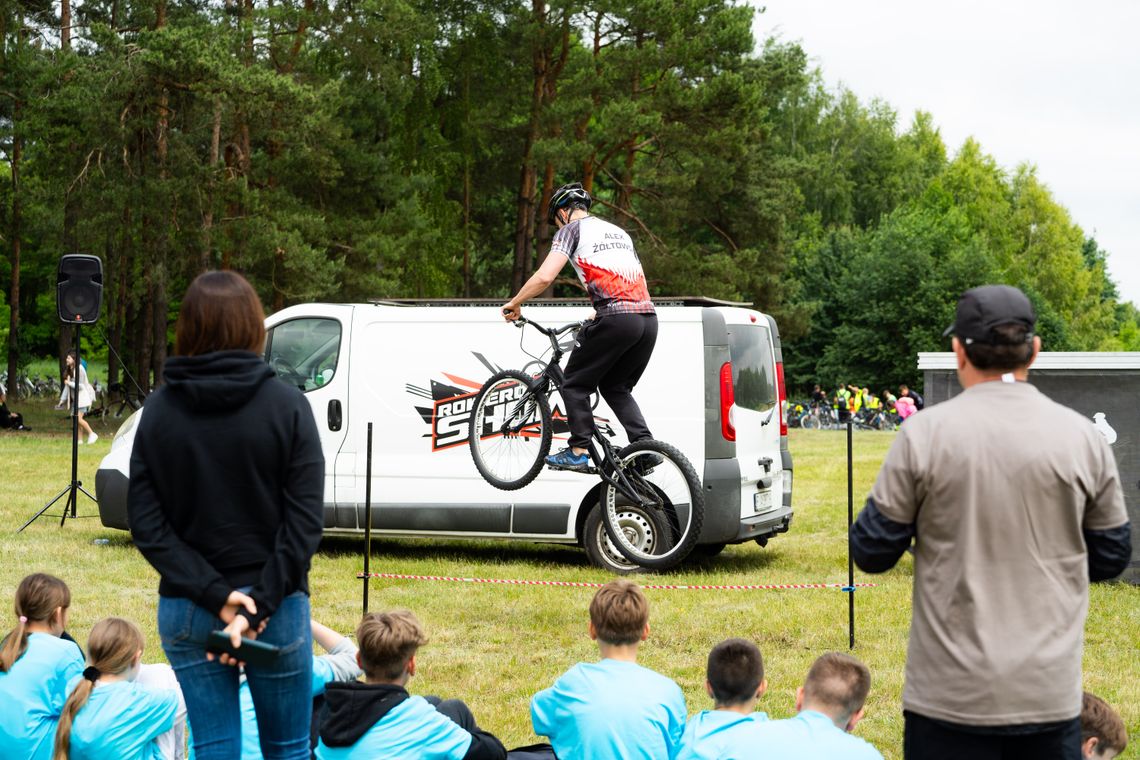 XX Rowerowy Zlot Gwieździsty za nami. Uczniowie z sześciu gmin spotkali się w Domaniowie