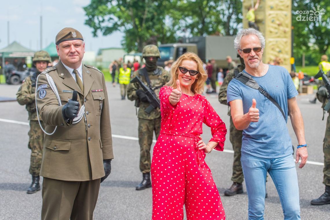 Z myślą o potrzebujących dzieciach. Wspólna akcja terytorialsów i aktorów Z myślą o potrzebujących dzieciach. Wspólna akcja terytorialsów i aktorów