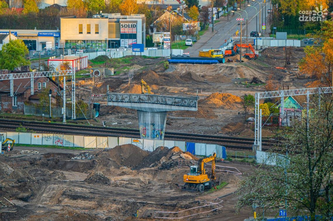 Z wiaduktu zostało tylko gruzowisko Z wiaduktu zostało tylko gruzowisko