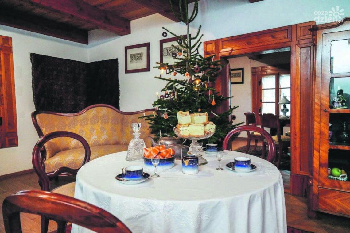 Z zielonego lasu przyszła. Skąd wzięła się tradycja ubierania choinki?