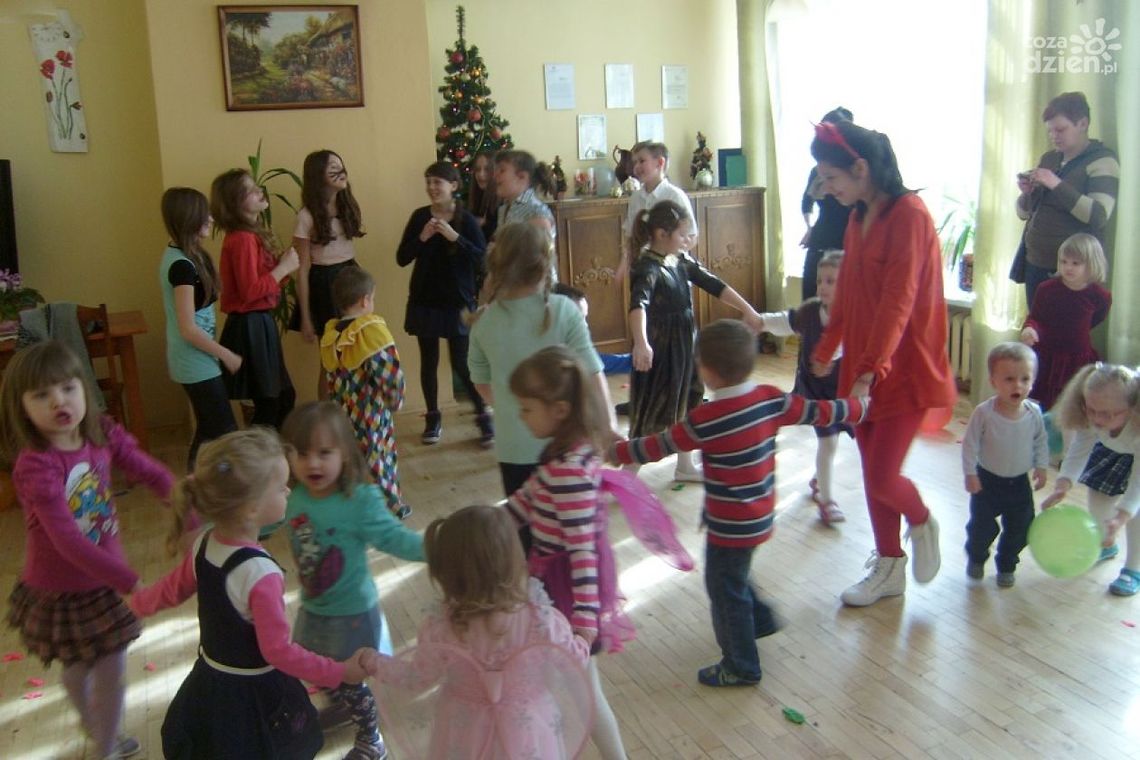 Zabawa choinkowa dla dzieci z Michałowa