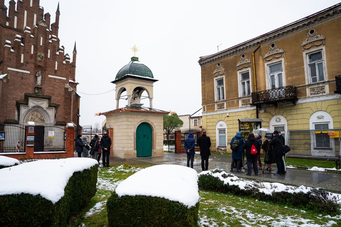 Zabytek odzyskuje dawny blask – zakończono konserwację budynku bramnego w zespole klasztornym w Radomiu Zabytek odzyskuje dawny blask – zakończono konserwację budynku bramnego w zespole klasztornym w Radomiu