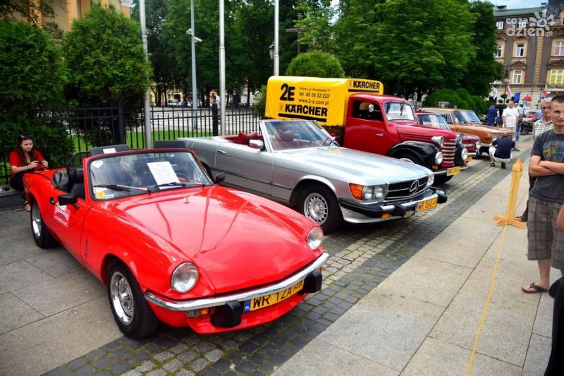 Zabytkowe auta na deptaku Zabytkowe auta na deptaku