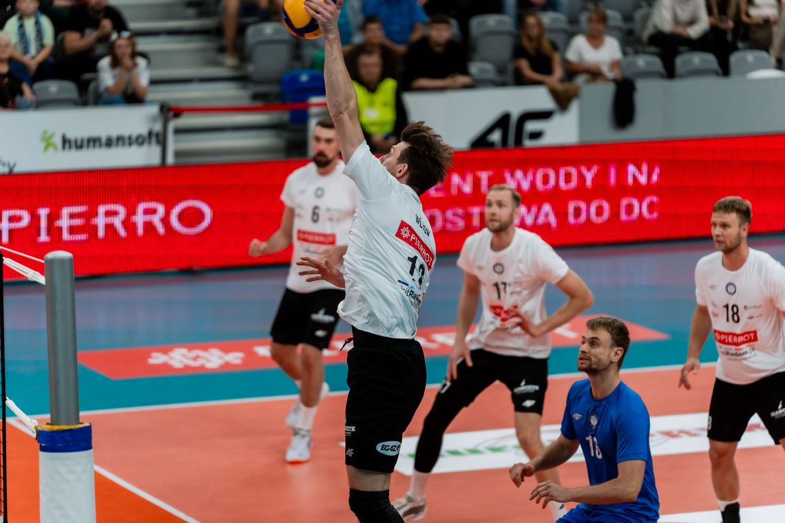 Zacięty bój w Świdniku. Pierrot Czarni z drugim zwycięstwem w sezonie