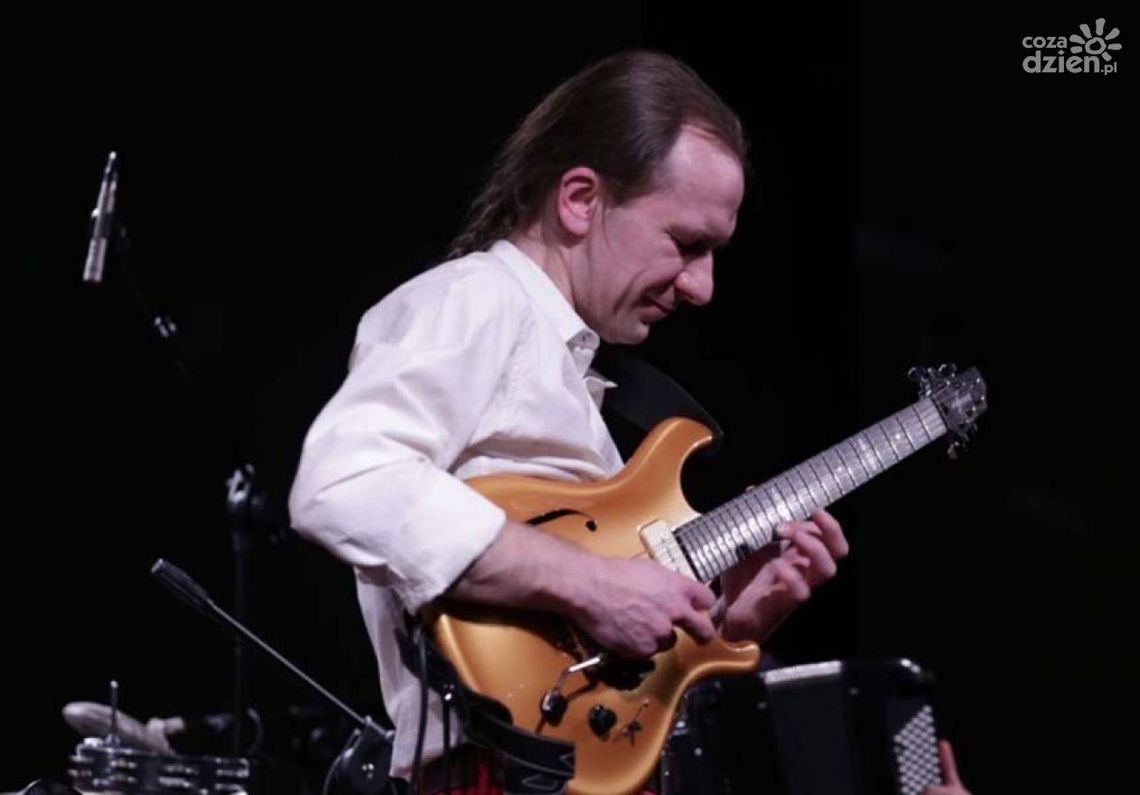 Zaduszki Jazzowe, czyli Piotr Domagała Trio w Parkowej