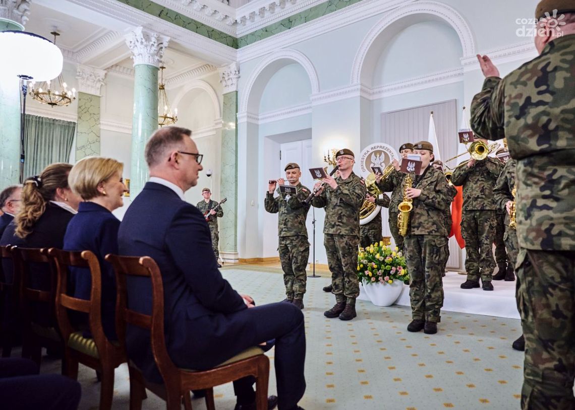 Zagrali dla darczyńców w Pałacu Prezydenckim Zagrali dla darczyńców w Pałacu Prezydenckim