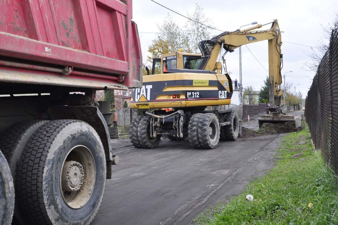 Zamiast błota będzie równy asfalt