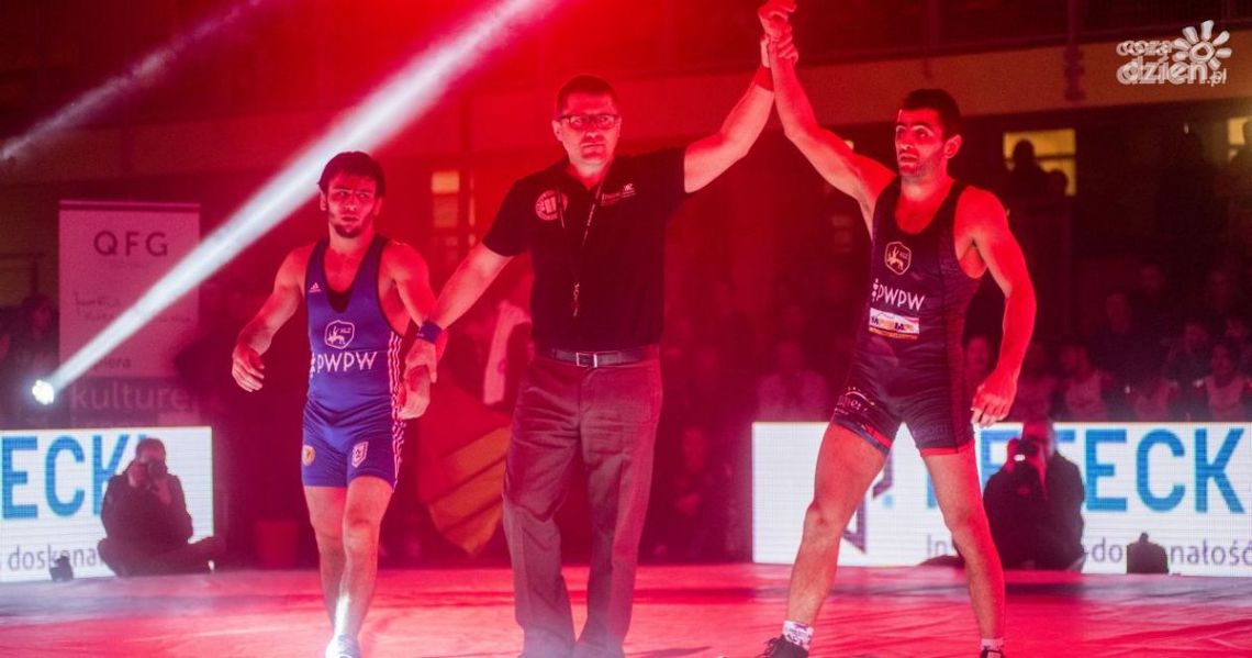 Zapaśnicy o krok od mistrzostwa!