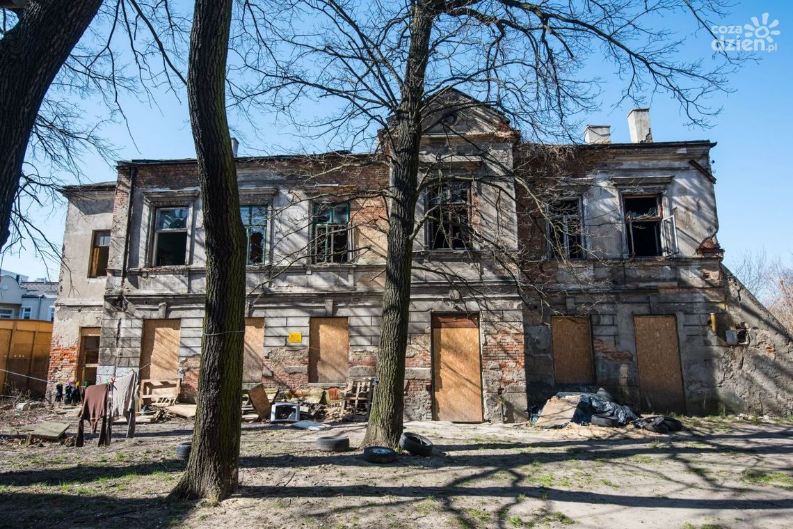 Zapomniane miejsca. W podwórku Malczewskiego 9/11