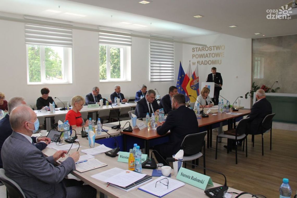 Zarząd powiatu radomskiego z absolutorium
