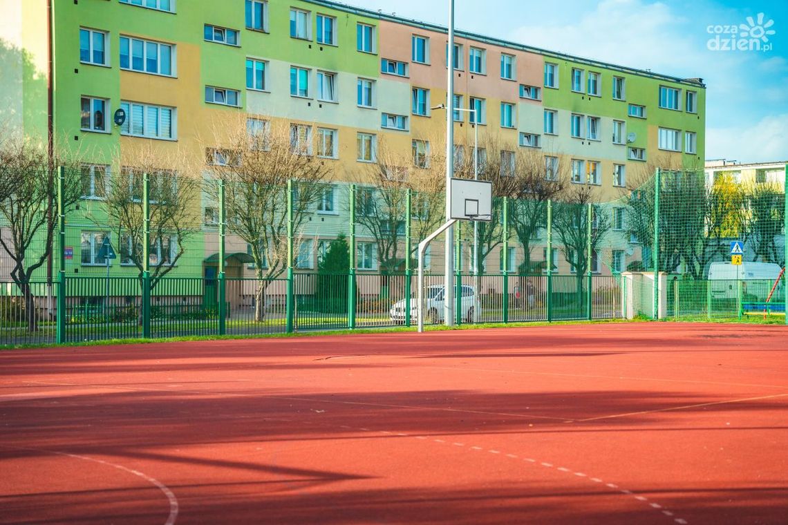 "Zarzucił mu na głowę sznurek i próbował przytrzymać". Co działo się na ul. Miłej?