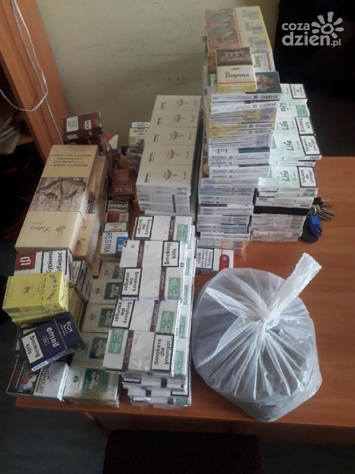 Zatrzymali 30-latkę z nielegalnymi papierosami