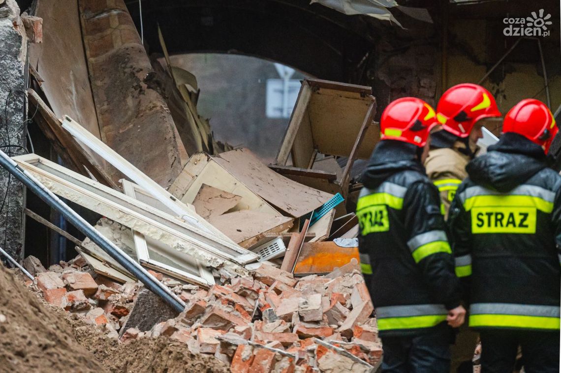 Zawalona kamienica - co z lokatorami? [wideo]