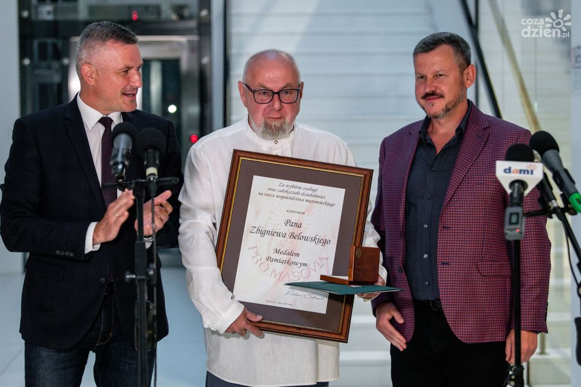 Zbigniew Belowski odchodzi na emeryturę. Został odznaczony medalem Pro Masovia
