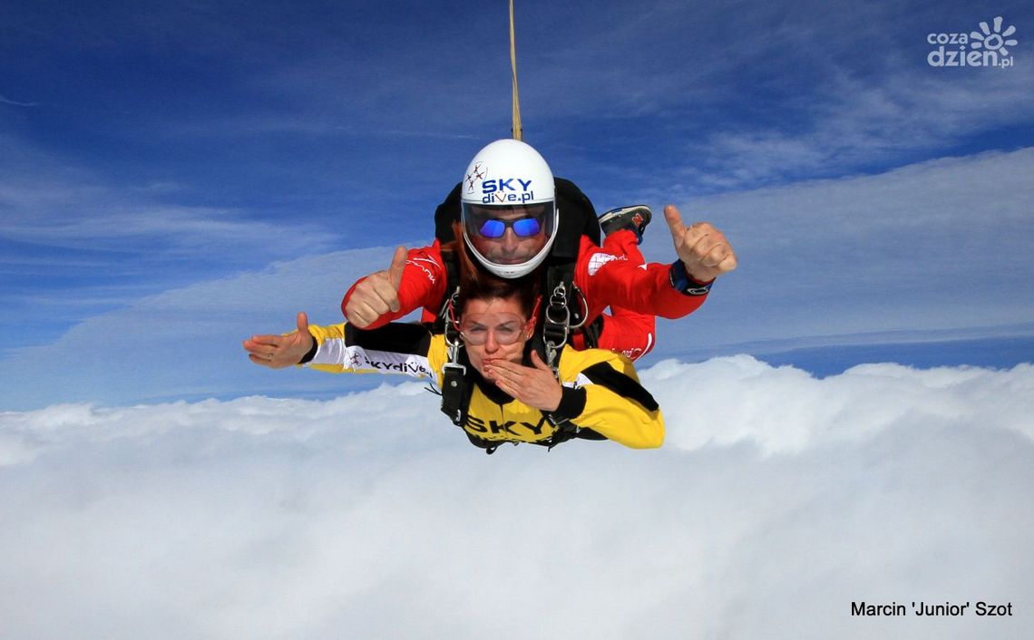 Zbliża się nowy sezon na skoki spadochronowe w tandemie! Zbliża się nowy sezon na skoki spadochronowe w tandemie!